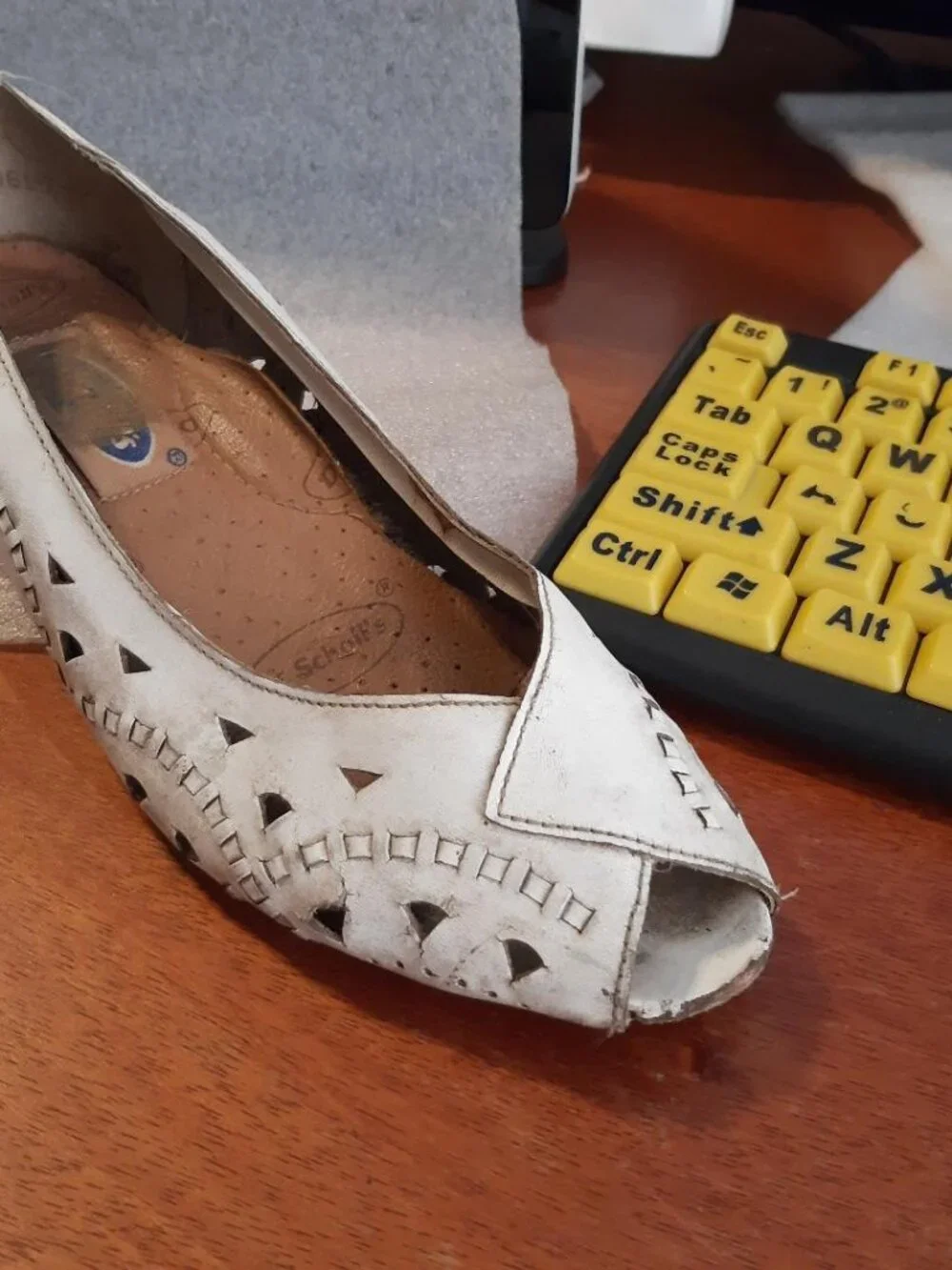 Vintage Dr. Scholl's Wedge Sandals White Size 7.5